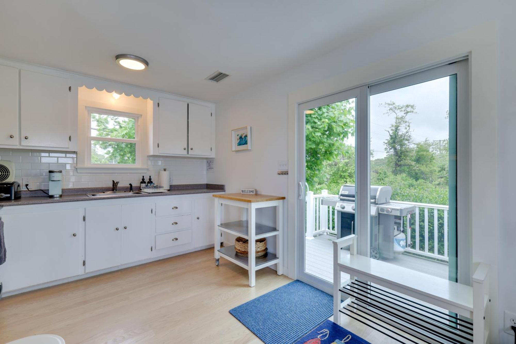 Cozy Narragansett Cottage With Dock And Outdoor Shower Extérieur photo