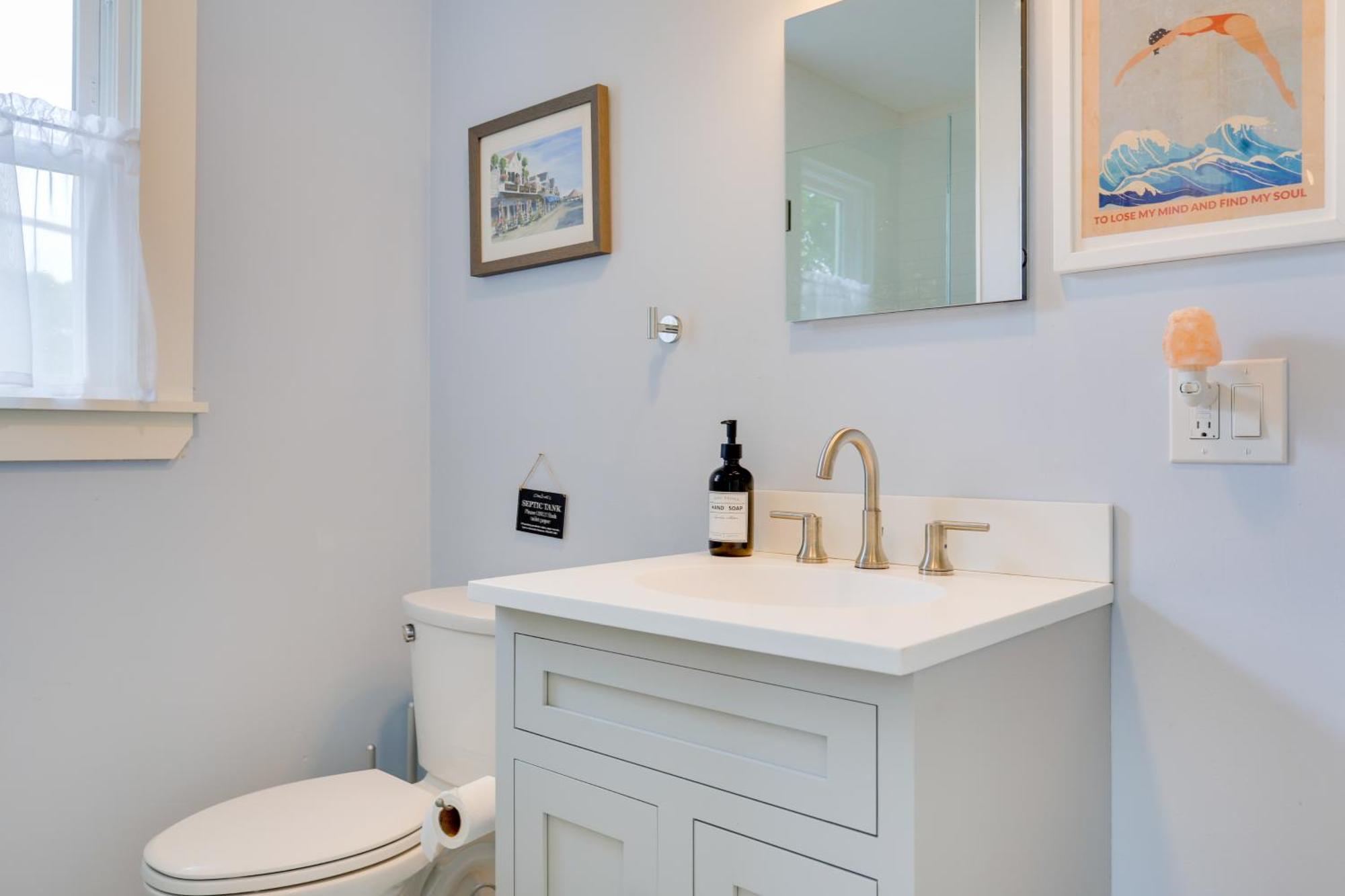 Cozy Narragansett Cottage With Dock And Outdoor Shower Extérieur photo