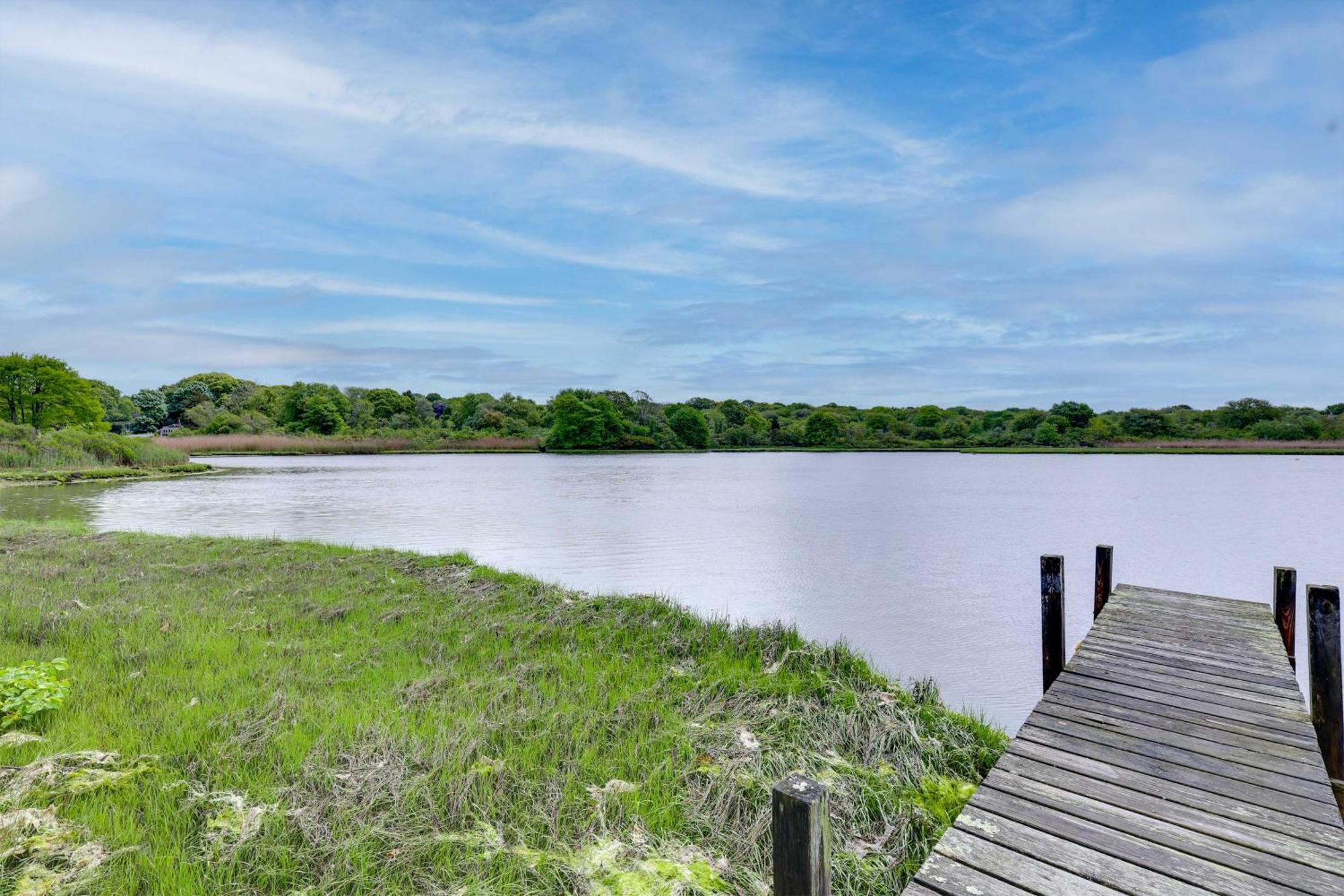 Cozy Narragansett Cottage With Dock And Outdoor Shower Extérieur photo