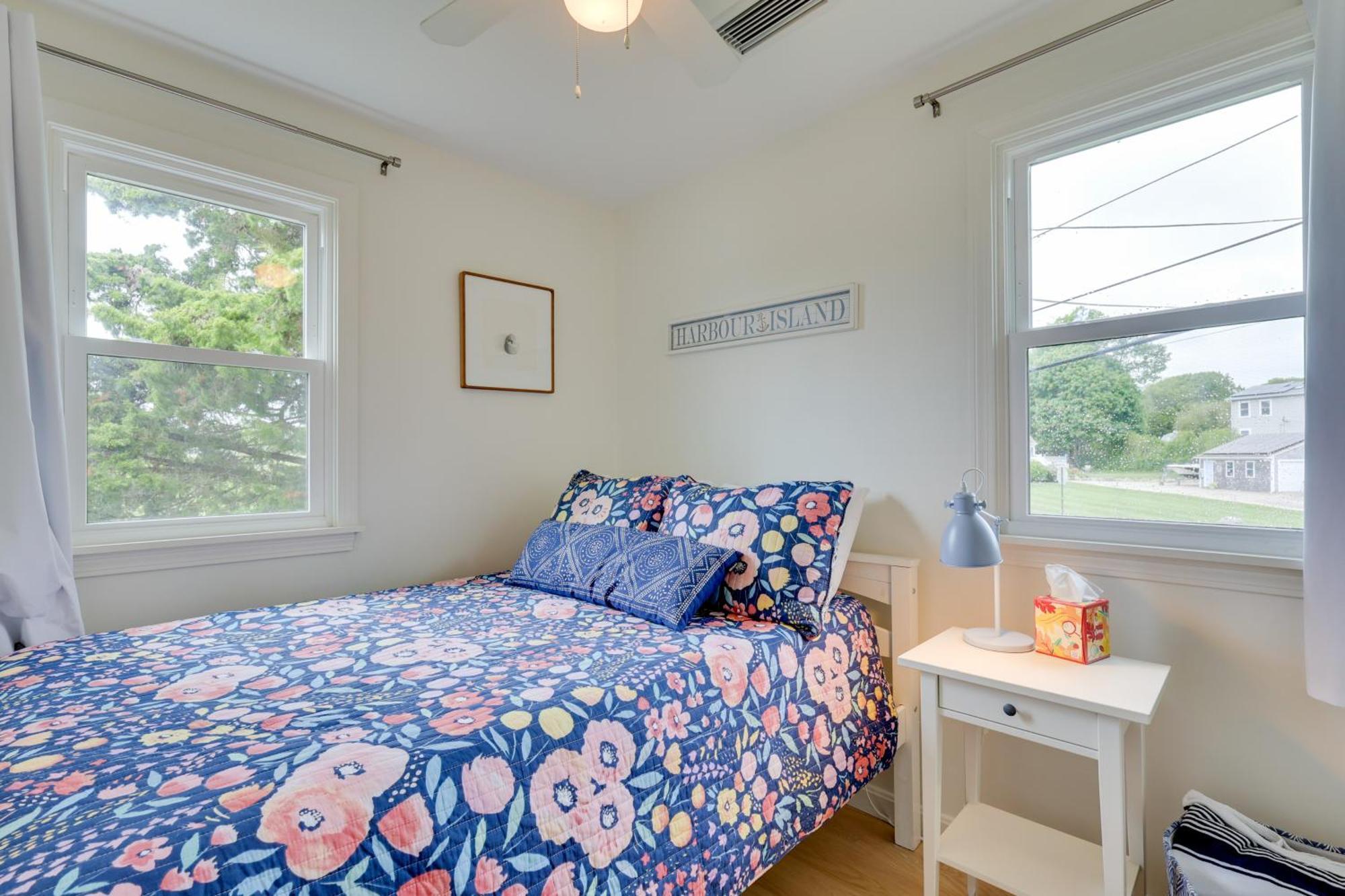 Cozy Narragansett Cottage With Dock And Outdoor Shower Extérieur photo