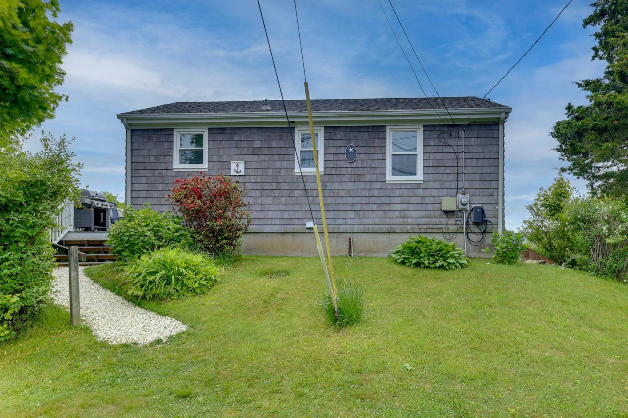 Cozy Narragansett Cottage With Dock And Outdoor Shower Extérieur photo